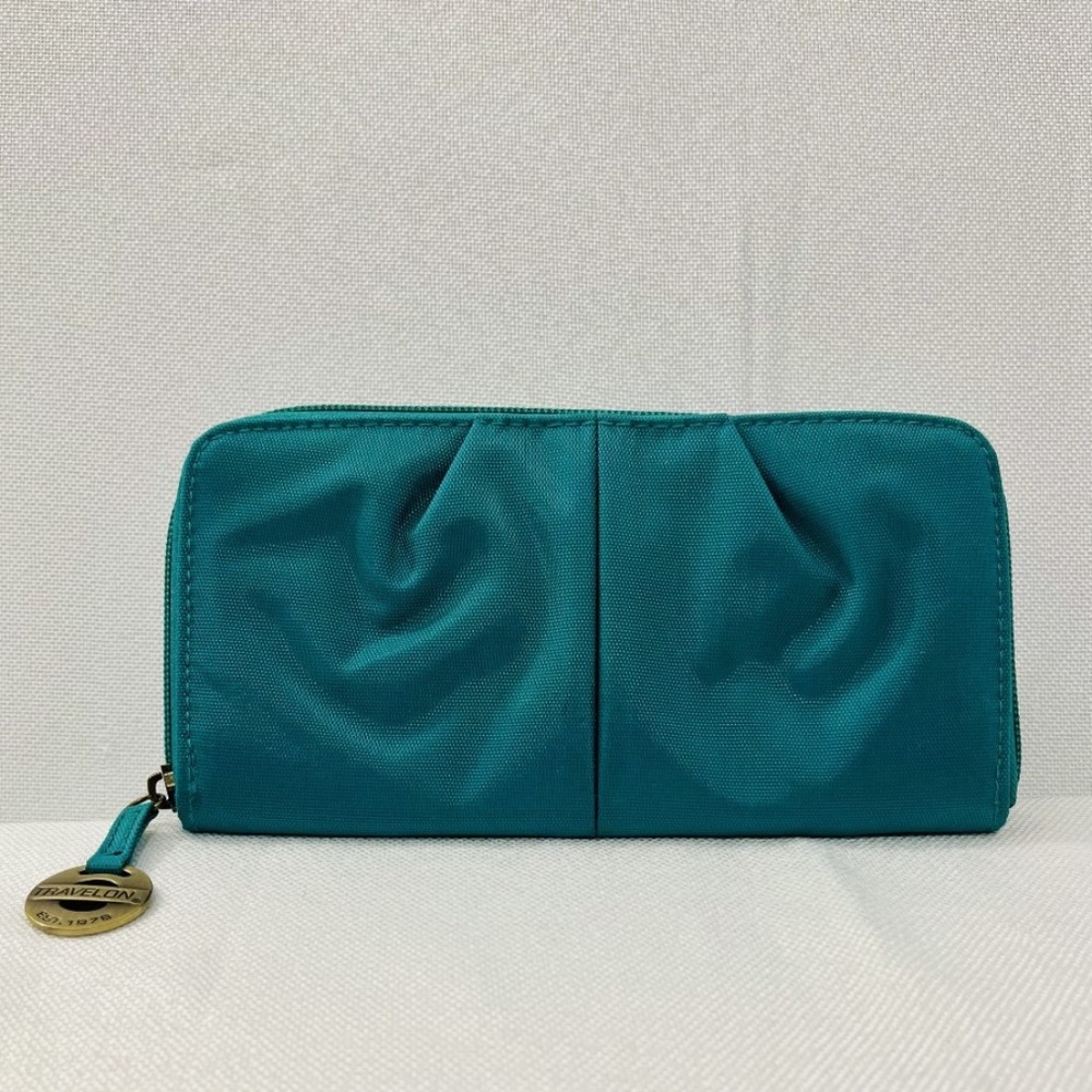 Travelon Zip Around RFID Blocking Wallet Aqua Turquoise 8" x 4" NEW Condition